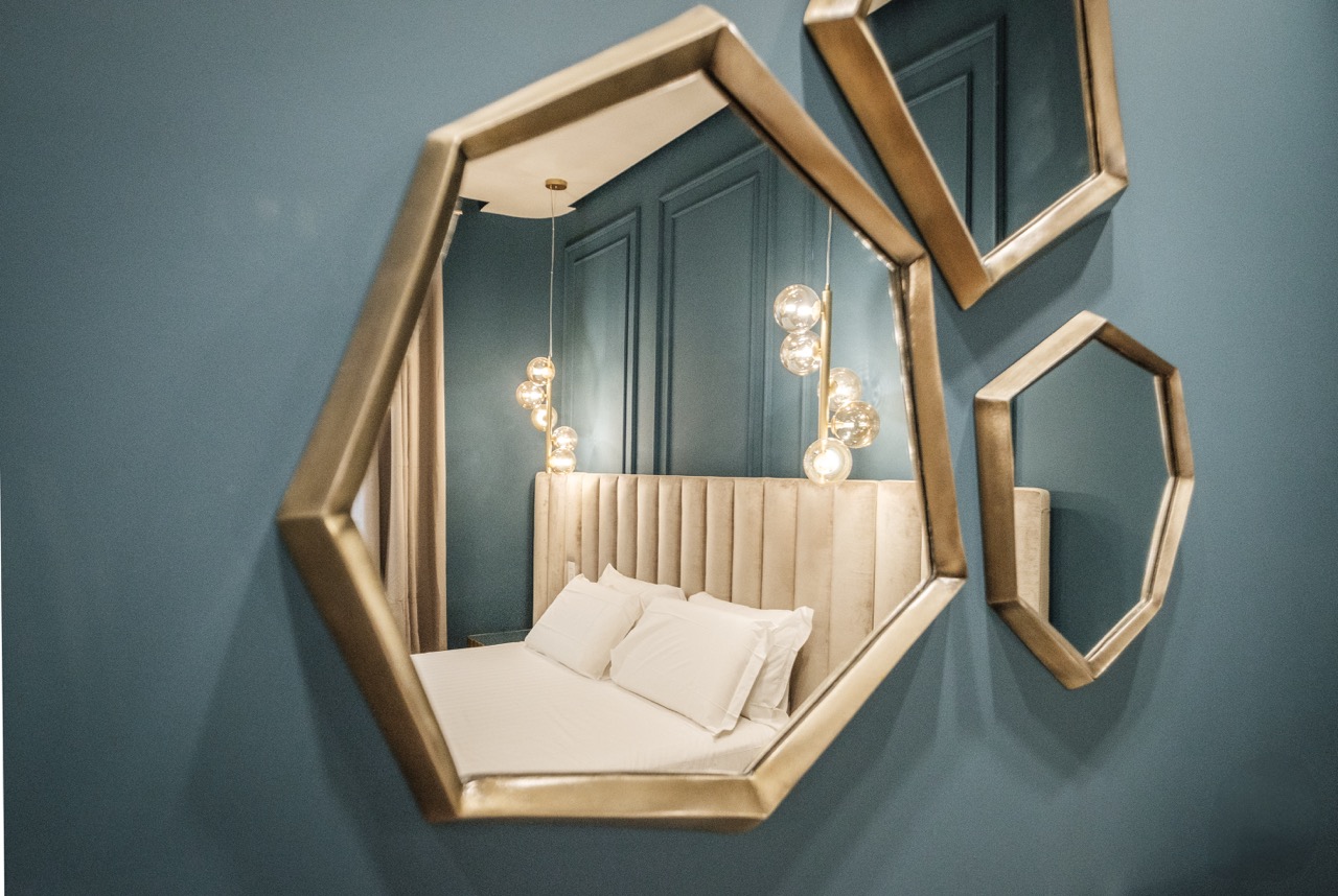 Castello suite hexagonal mirrors