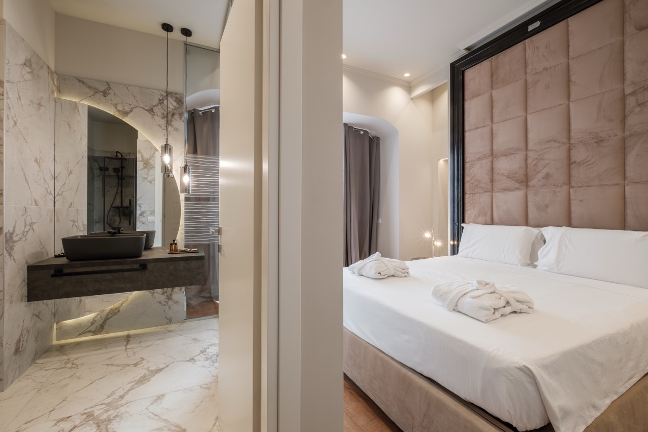 Marina Deluxe Suite - Sophisticated retreat