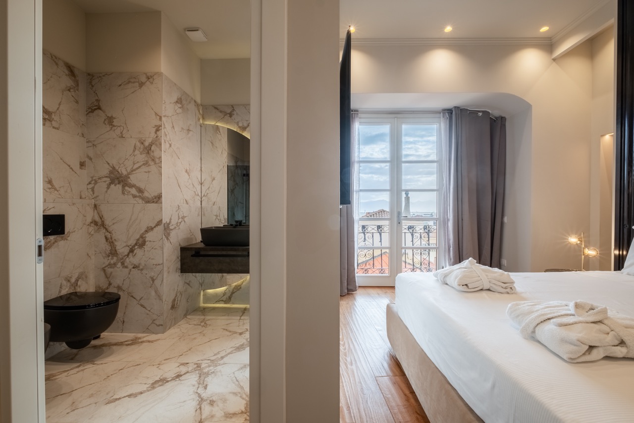 Marina suite open plan bedroom and bathroom