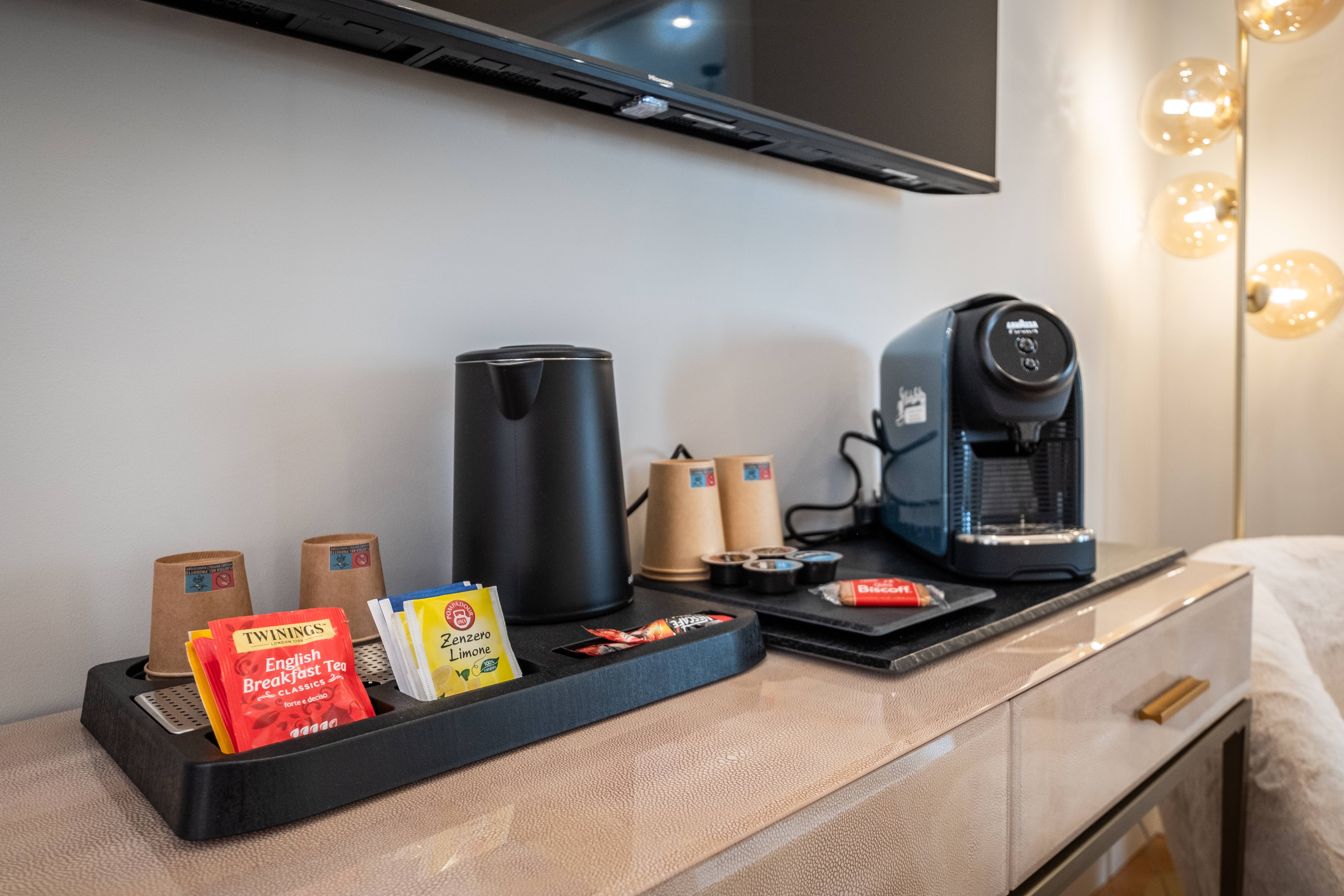 Coffee and tea amenities station